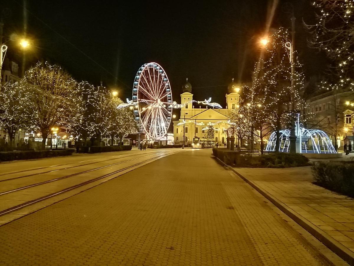 Green Island In The Downtown With Free Parking Debrecen Exterior foto